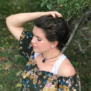 Meet your Posher, Magdalena